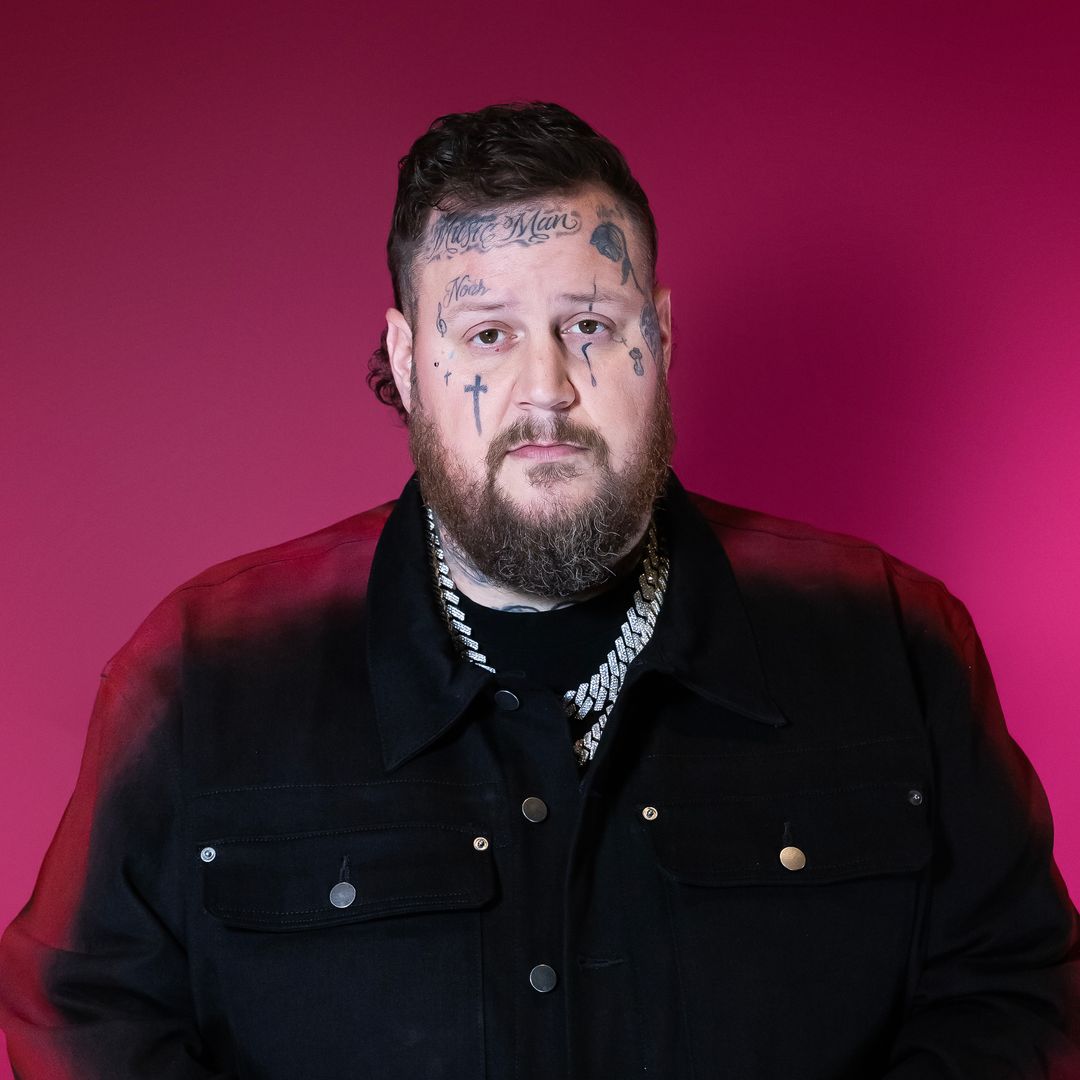 Jelly Roll looks slimmer than ever as he steps out with wife Bunnie Xo