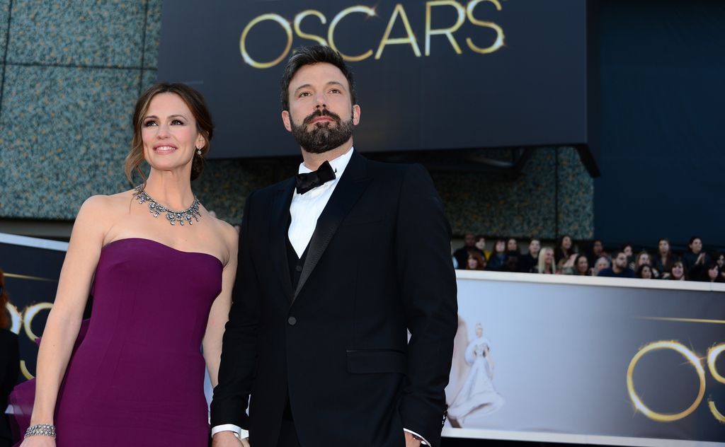 Actor/director Ben Affleck and wife actress Jennifer Garner arrive on the red carpet for the 85th Annual Academy Awards on February 24, 2013 in Hollywood, California. AFP PHOTO/FREDERIC J. BROWN (Photo credit should read FREDERIC J. BROWN/AFP via Getty Images)