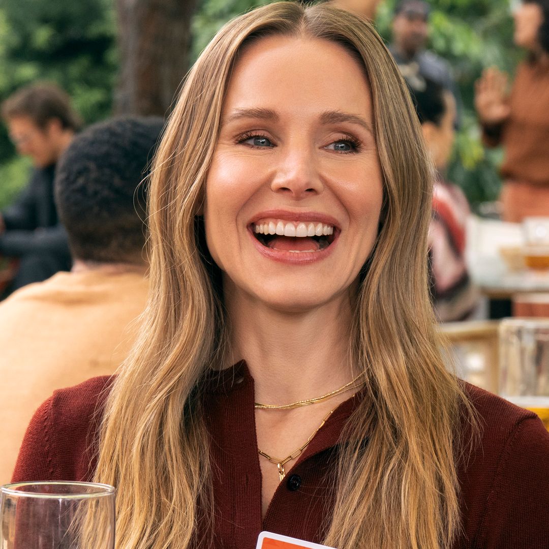 Kristen Bell's initial necklace in Nobody Wants This is back for season 2 - I've tracked it down (as well as the affordable lookalikes)
