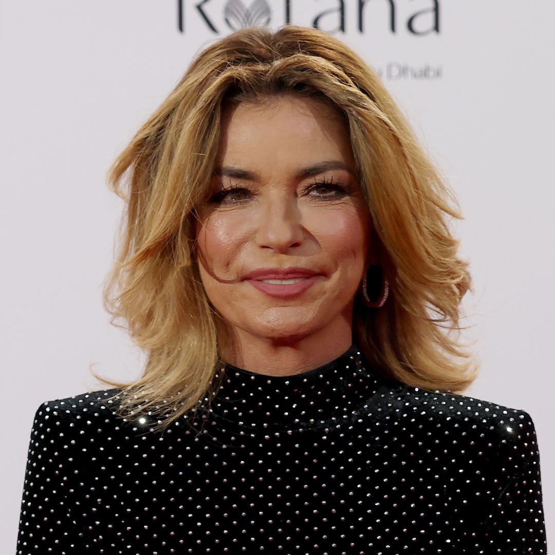 Shania Twain rocks micro-shorts in latest stage photos
