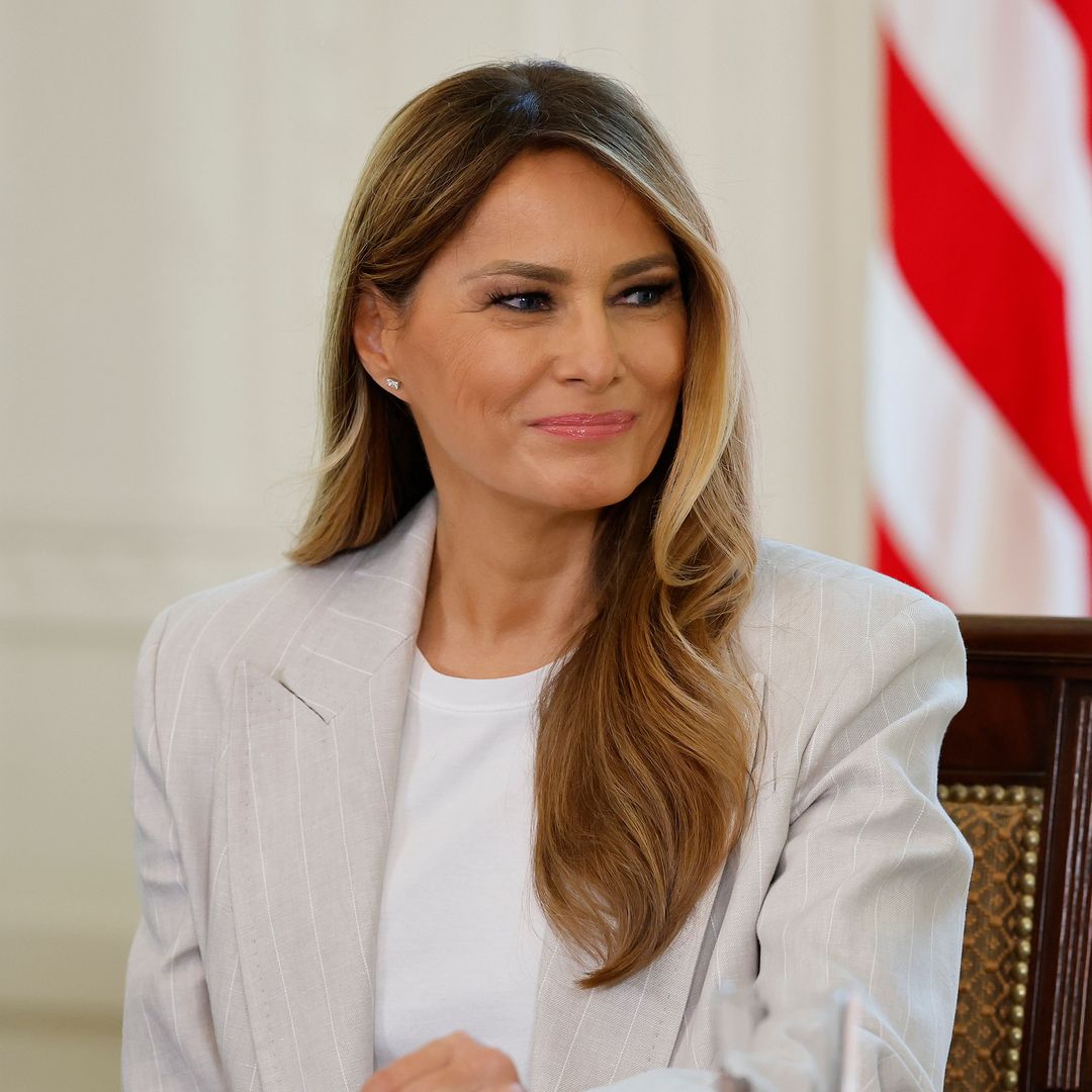 Melania Trump steps off plane in sleek head-turning look ahead of UK state visit